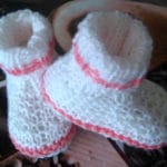 GESTRICKTE BABYSCHUHE IN WEISS/LACHS KAUFEN